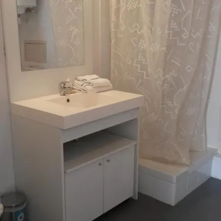 Bed In City - Le Virgile 3*